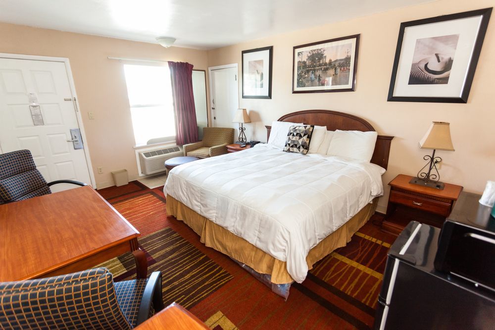 Lockhart Inn 2*